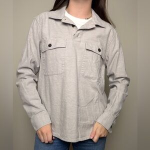 Everlane grey 1/4 Button Shirt Polo Size Medium 100% Cotton Gray Long Sleeve